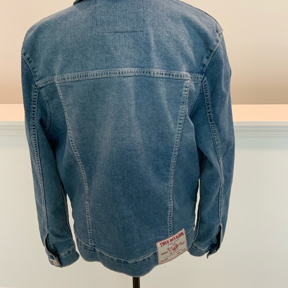 True Religion Blue Denim Jacket with Red Patch men’s size small like new - Picture 6 of 11